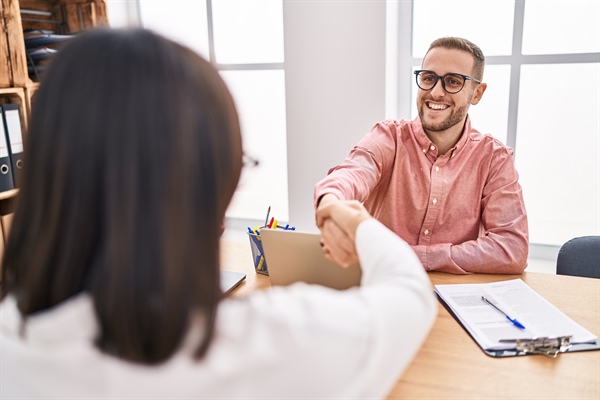 Recruitment sourcing: definition and key challenges